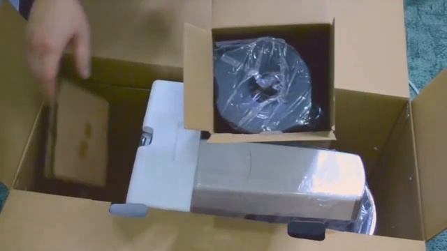 Kenwood Kitchen Machine KM 636 Unboxing смотреть онлайн