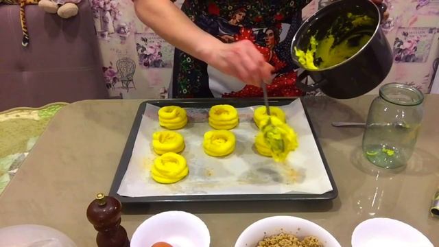 КАРТОФЕЛЬНЫЕ ГНЕЗДА С ФАРШЕМ, ЯЙЦОМ И СЫРОМ. ОРИГИНАЛЬНЫЙ И ВКУСНЫЙ РЕЦЕПТ. смотреть онлайн