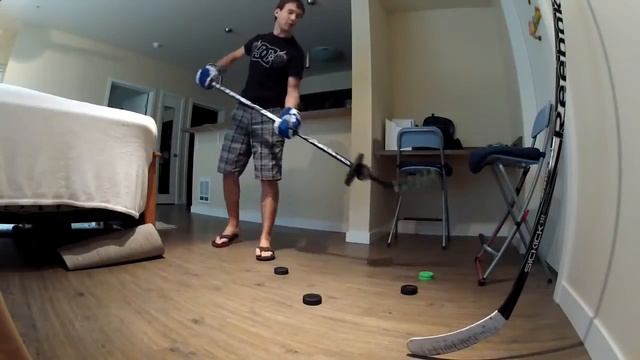 Техника владения шайбой в домашних условиях  Красота!