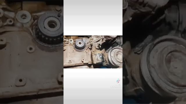 Снимаем водяную помпу KIA Karnival смотреть онлайн