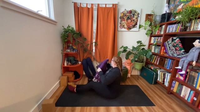 Hamstring stretching with Jesse - 50 min hatha yoga смотреть онлайн