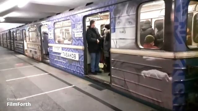 Как работает оборот поезда за кроссплатформенной станцией "Третьяковская" смотреть онлайн