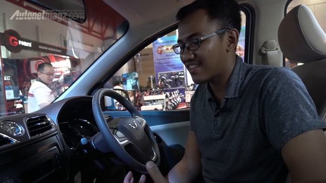 Wuling Confero S first impression review by AutonetMagz смотреть онлайн