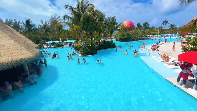 Theme Park In The Middle Of Ocean! Royal Caribbeans Private Island Water Park Is The BEST смотреть онлайн
