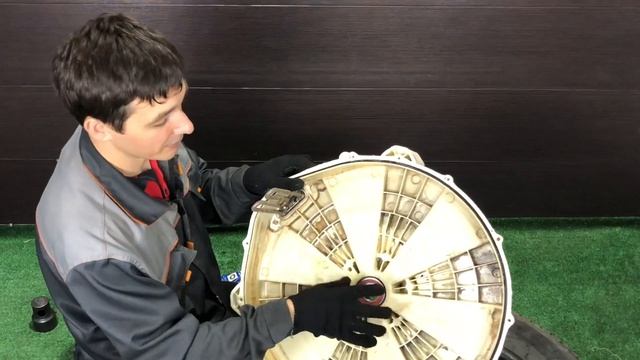 Замена подшипников в стиральной машине LG с прямым приводом || Ремонт стиральных машин в Калуге смотреть онлайн