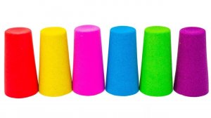 Учим Цвета с Разноцветным с Кинетическим Песком и Игрушками из Мультиков