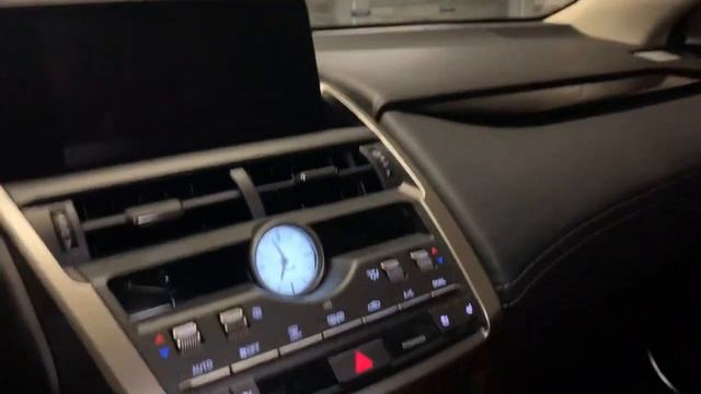 What’s in my...Car video, Lexus 2020 NX300 смотреть онлайн