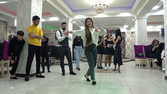 Haminin Tanidigi Tik Toker Leman Reqqaslara Meydan Oxudu ?