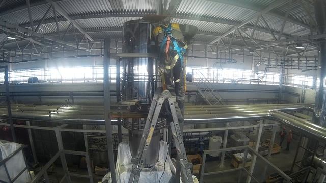 Обварка опорной конструкции дымовой трубы.mp4 смотреть онлайн