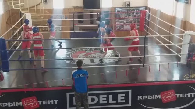 Моисеев Дима в гостях у Заслуженного тренера Сергея Юрьевича Лапина спарринги.02.04.2021 .. смотреть онлайн