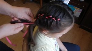 как заплести  2 колоска с вплетением ленты на 1 сентября.