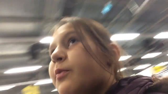 Я в КАЗАНЕ в магазине декатлон ?Выбираю себе лыжи и палки короч шопинг:)?? смотреть онлайн