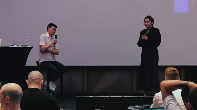 Как нанимать команду для бизнеса по тесту Белбина, выступаю на сцене с Аязом Шабутдиновым смотреть онлайн