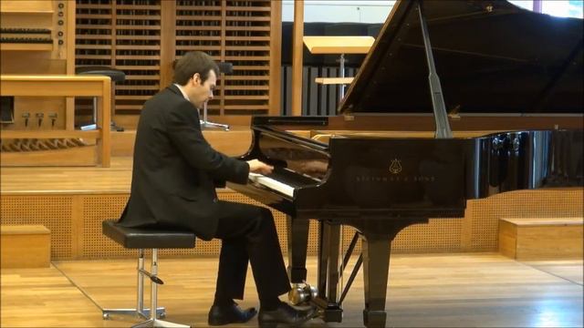 Sergei Kiselev plays Beethoven Piano Sonata in C minor Op.13 "Pathetique" 3rd mov. смотреть онлайн