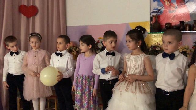 Утренник «8 марта» подготовительных групп смотреть онлайн