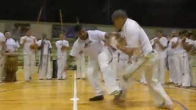 AÇÃO CAPOEIRA BATIZADO E TROCA DE CORDA 2012 смотреть онлайн