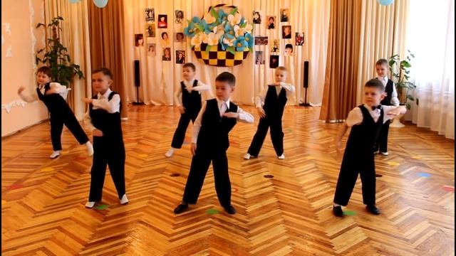 Танец "Стирка". ДОУ №8 "Малыш" г.Шахтёрск смотреть онлайн