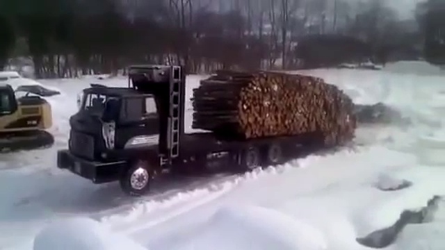 Как быстро разгрузить бревна смотреть онлайн