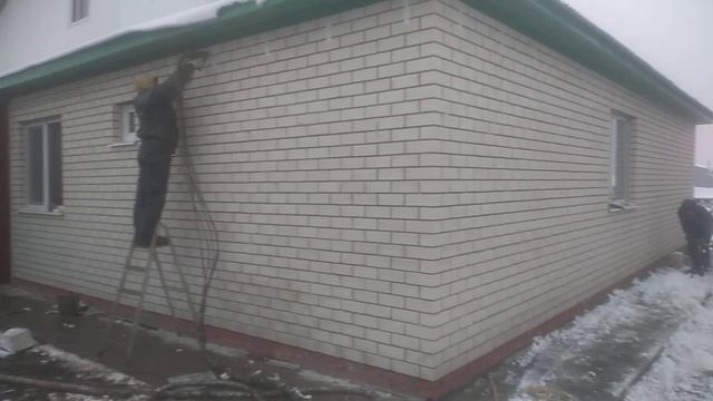 Утепление стен пенополиуретаном методом заливки пустоты между облицовкой и блоком смотреть онлайн