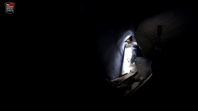Ночевали в лесной избе с кирпичной печкой на берегу реки, которую потом сожгли. смотреть онлайн