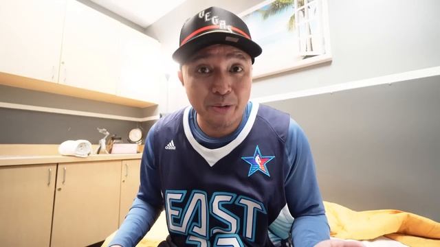 Inside the SECRET Sleep Rooms at Las Vegas Airport смотреть онлайн