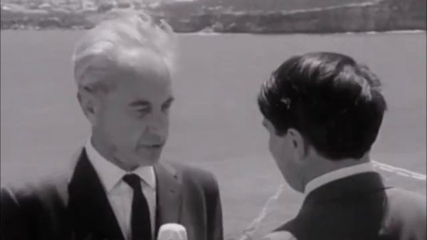 Учёный утверждал в 1965 г, что Луна - это плазма. Полёты на Луну невозможны.