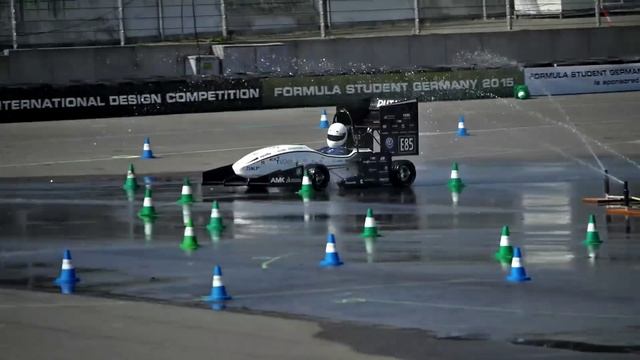 WORLD RECORD - Formula Student Team Delft Wet Skid Pad 5.07 seconds! смотреть онлайн