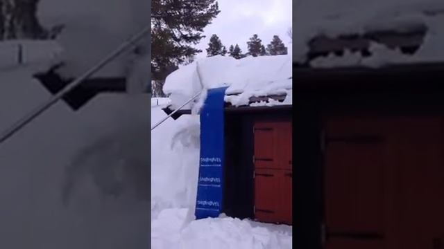 Как убрать снег с крыши смотреть онлайн