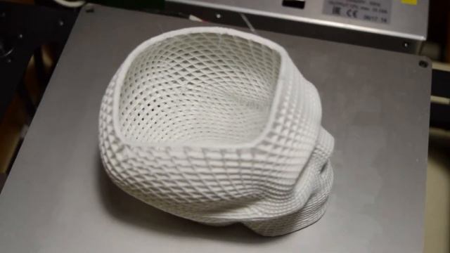 Арт-череп напечатанный пластиком фирмы Greg на 3D принтере Flyingbear P905 смотреть онлайн