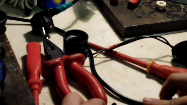 Как устроен патрон от лампочки, как его самостоятельно заменить/поставить?