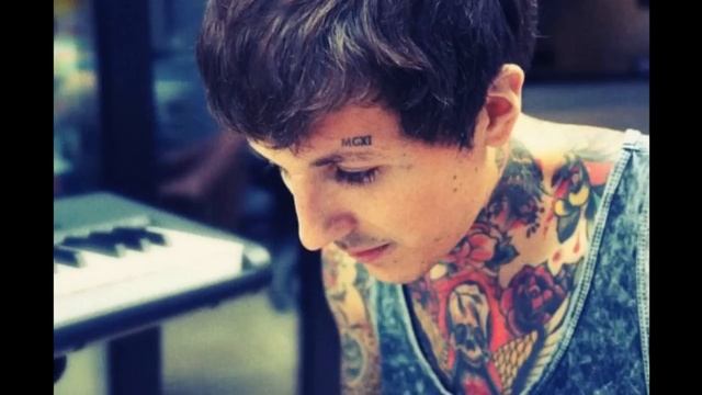 Oliver Sykes Tattoos & Piercings