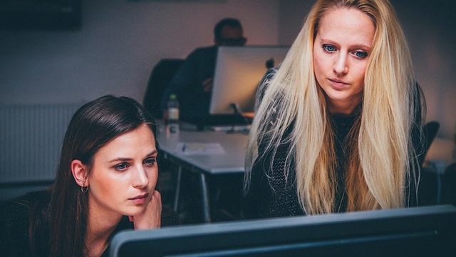 В Новой Зеландии ввели 4-дневную рабочую неделю. Результаты удивили всех смотреть онлайн