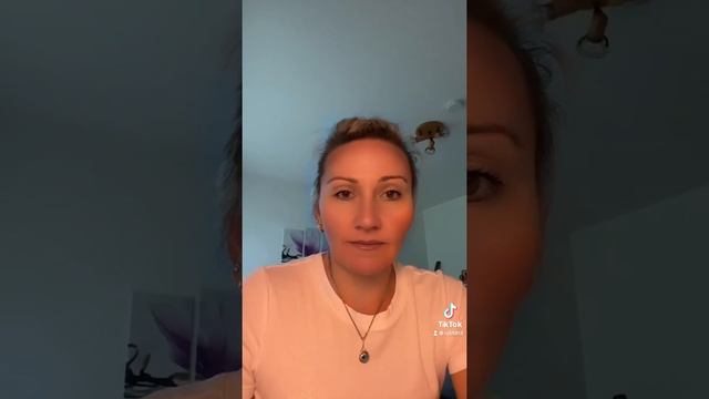 Да какая разница как ты одеваешься. Главное смотреть онлайн