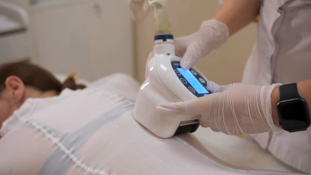 МАССАЖ НА ВАКУУМНО-РОЛИКОВОМ АППАРАТЕ ICOONE ОТ @anatomia_beauty_clinic смотреть онлайн