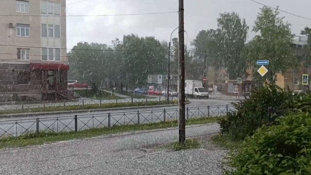 ОГРОМНЫЙ ГРАД !!! смотреть онлайн