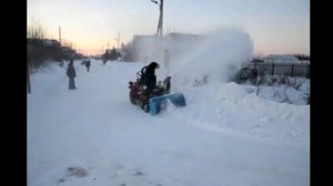 Мини-трактор Беларус-132Н. Работа со снегоочистителем.