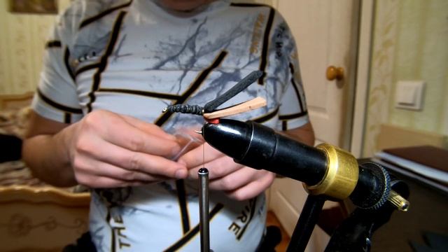 Нахлыст. Изготовление мушки "Жук". смотреть онлайн