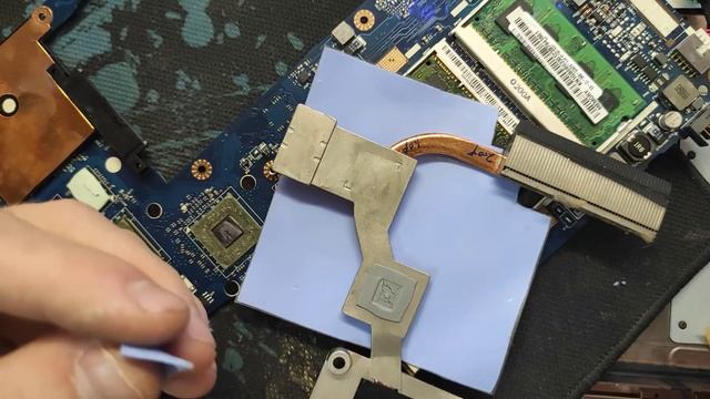 Ноутбук Acer Aspire 5538G: разбор, пыль в системе охлаждения, состояние термопасты и термопрокладок смотреть онлайн