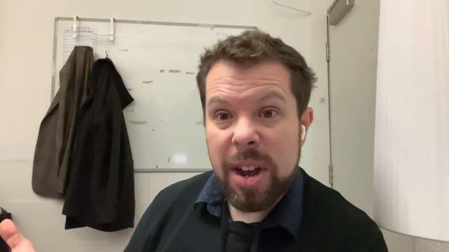 E-Sim Only iPhones, Cheap iPhone SE 3 and gaming on iOS! #iCaveAnswers смотреть онлайн