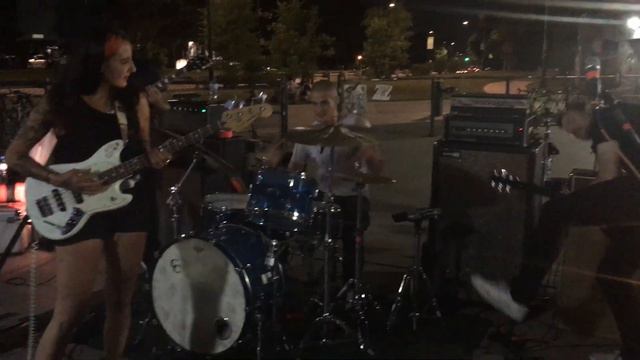 Slow Mass at the Logan Blvd Skate Park смотреть онлайн