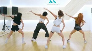 KISS OF LIFE - STICKY Dance Mirrored