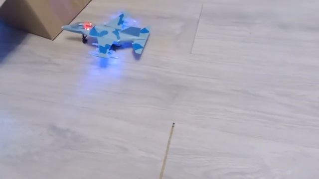 Самолет со звуком и сам едет. смотреть онлайн