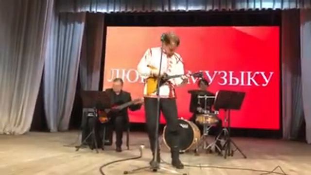 Ансамбль "Без баяна" Выйду на улицу смотреть онлайн