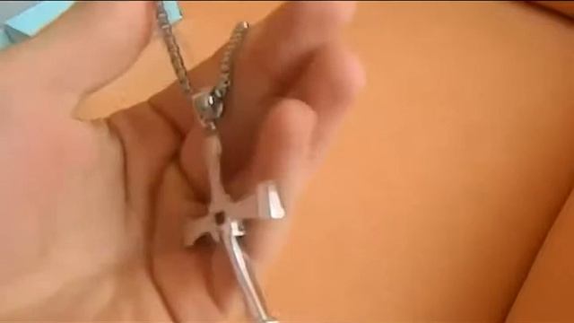 Легендарный крест Вин Дизеля из фильма "Форсаж", приносящий удачу! смотреть онлайн