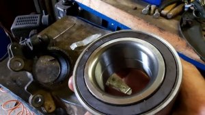 Форд Куга.  Меняем передний ступичный подшипник. Подробно