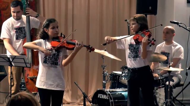 Т. Jobim ESTE SEU OLHAR Two Violins & Lebedevа's Jazz Trio смотреть онлайн