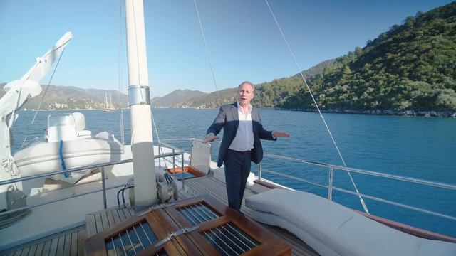 THIS €1,950,000 GENTLEMAN'S YACHT WILL MAKE YOU DREAM OF OWNING HER!   