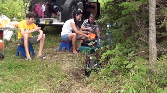Сахалин.Озеро Малое Чибисанское. Отдых на природе-это круто! смотреть онлайн
