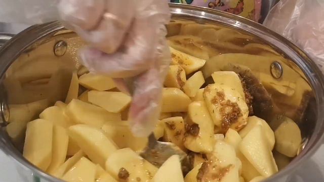 Картошка с курицей на соли смотреть онлайн