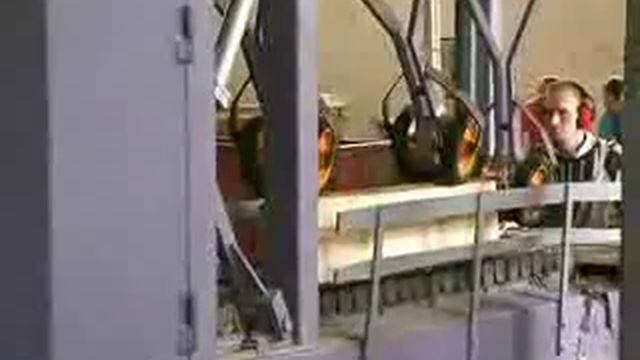 Двойной вертикальный ленточнопильный комплекс UTY, UTY 120 смотреть онлайн